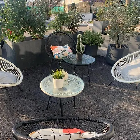 Joli T2 3* 40 M2 Avec Parking Et Terrasse 엑스레뱅