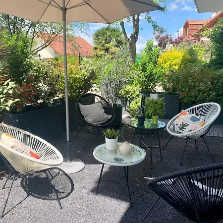 Joli T2 3* 40 M2 Avec Parking Et Terrasse 엑스레뱅