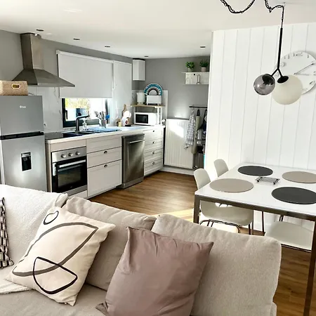 Joli T2 3* 40 M2 Avec Parking Et Terrasse * 엑스레뱅