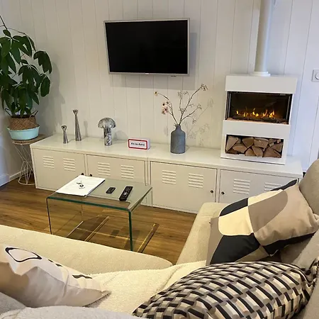 Joli T2 3* 40 M2 Avec Parking Et Terrasse 아파트 엑스레뱅